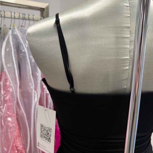 NWT Emerald Sundae Black Dress - Picture 4 of 5